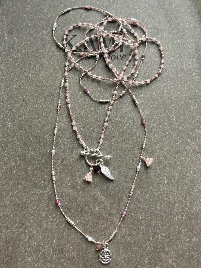 N•E•W ✨ … protože radost se někdy vejde do malé krabičky ✨🎁🎄